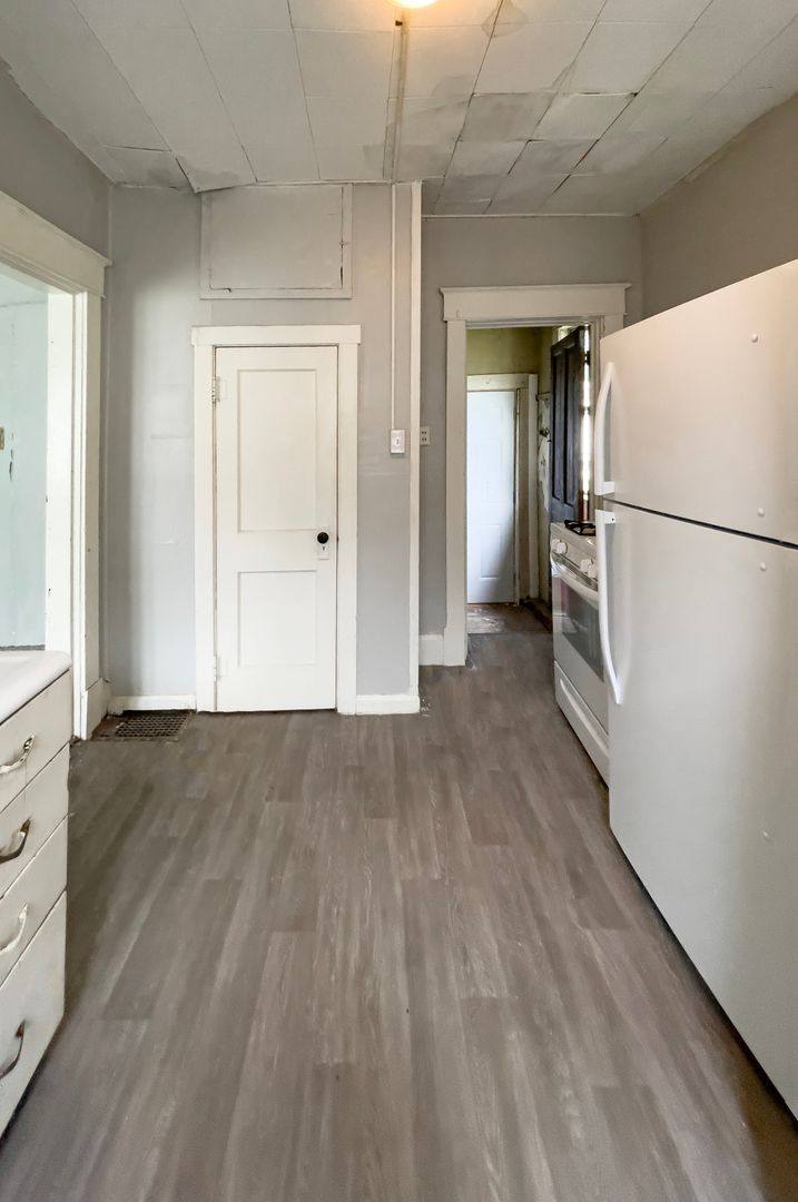 Apartment for rent at 218 S Martin Ave, Muncie, IN 47303