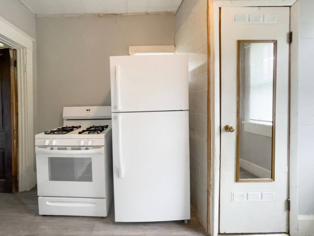 Apartment for rent at 218 S Martin Ave, Muncie, IN 47303