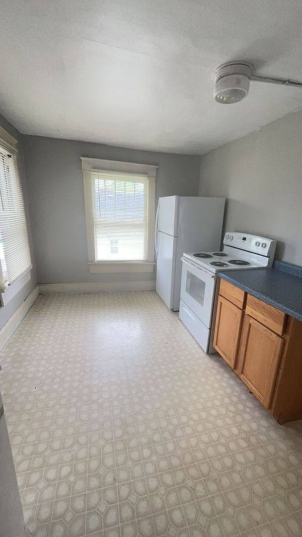 Apartment for rent at 218 S Martin Ave, Muncie, IN 47303