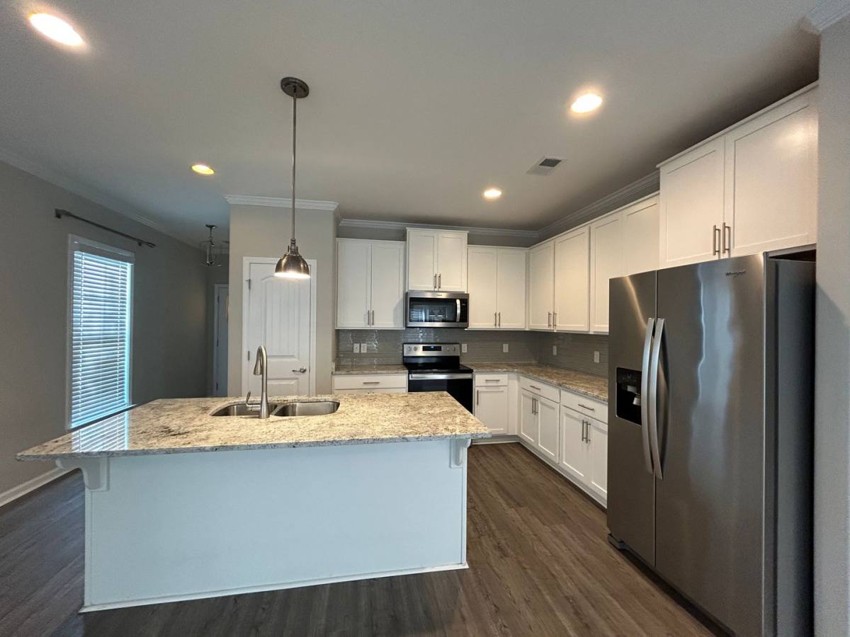 Townhouse for rent at 223 Sonoma Dr, Pooler, GA 31322