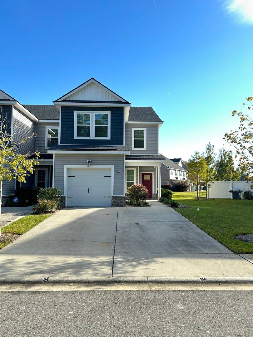 Townhouse for rent at 223 Sonoma Dr, Pooler, GA 31322