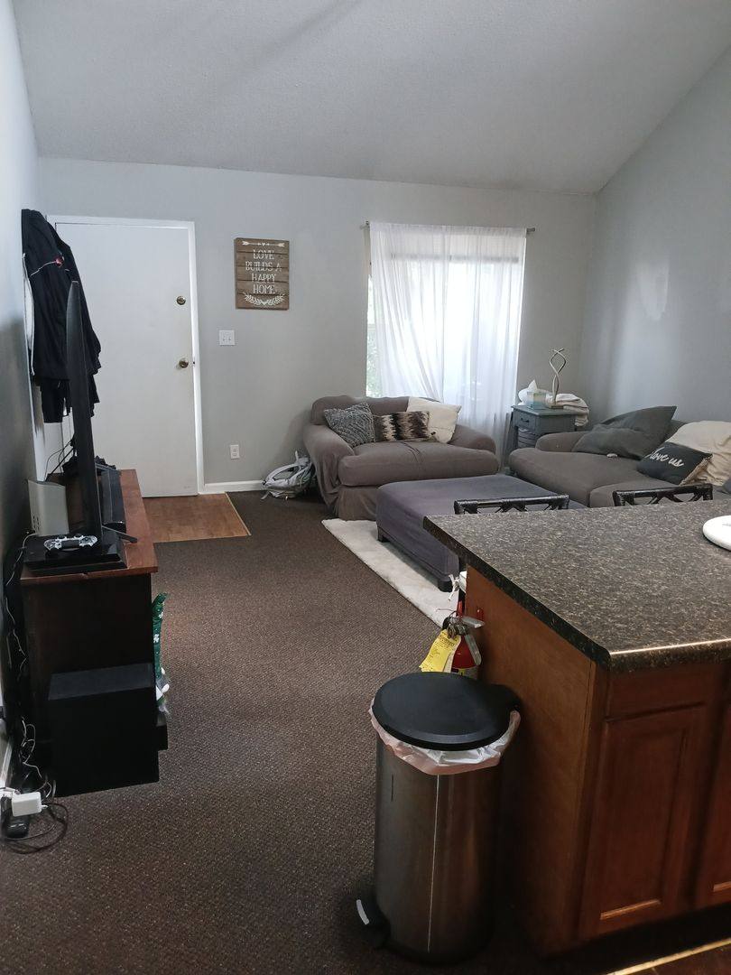 Apartment for rent at 1712 W University Ave, Muncie, IN 47303