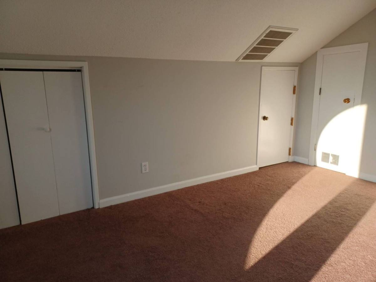 Apartment for rent at 1712 W University Ave, Muncie, IN 47303