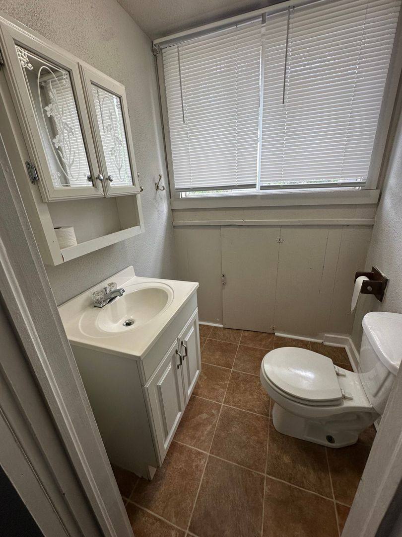 House for rent at 1122 W Rex St, Muncie, IN 47303