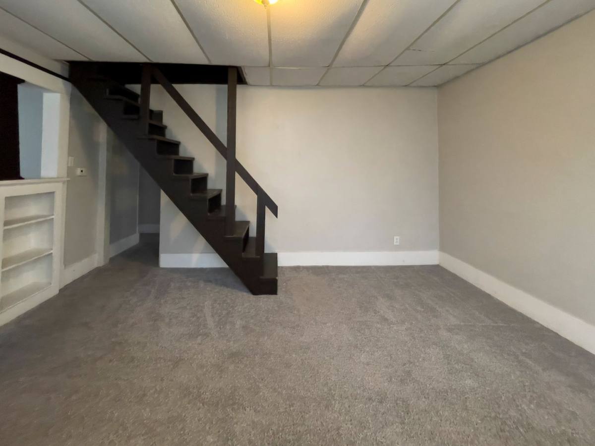Apartment for rent at 328 S Talley Ave, Muncie, IN 47303