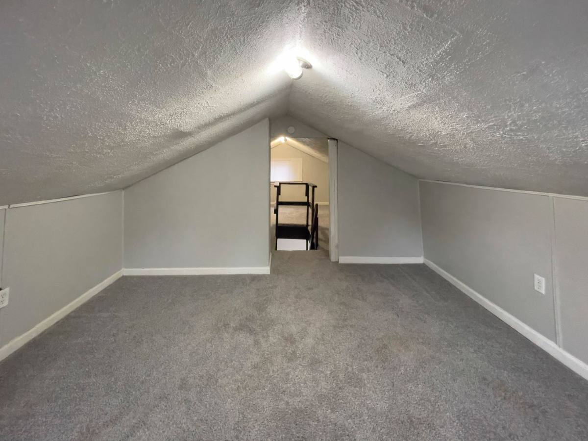 Apartment for rent at 328 S Talley Ave, Muncie, IN 47303