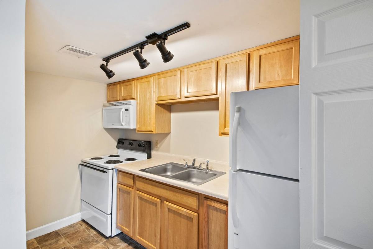 Apartment for rent at 3605-3610 Balsam Ave, Indianapolis, IN 46205