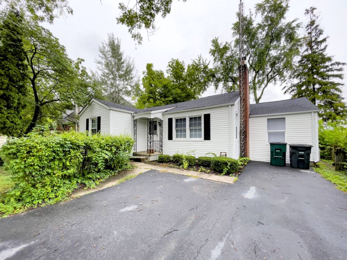 House for rent at 1512 N Woodridge Ave, Muncie, IN 47304