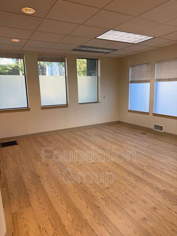 House for rent at 9400 Roosevelt Way NE #100, Seattle, WA 98115
