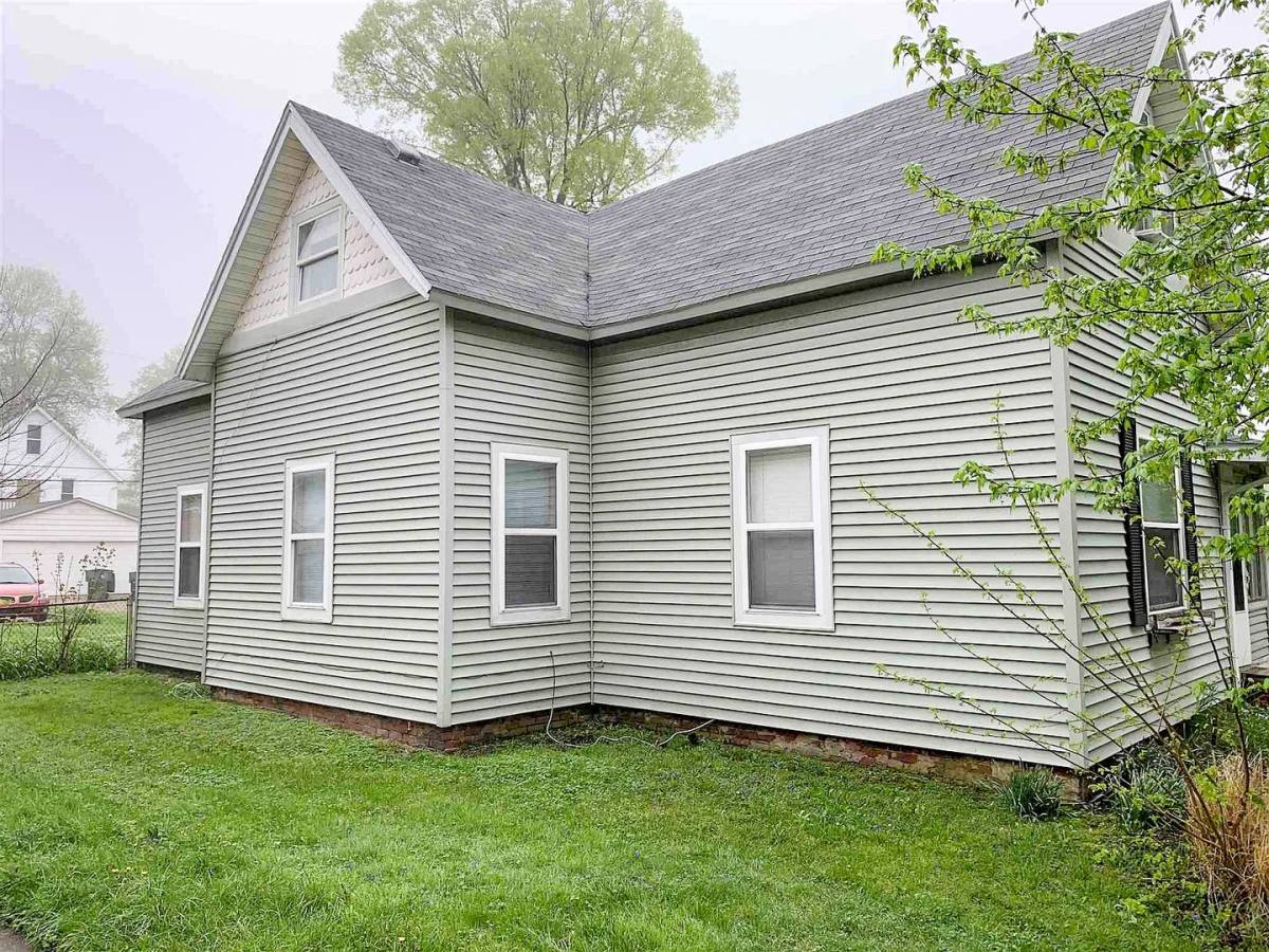 House for rent at 812 W University Ave, Muncie, IN 47303