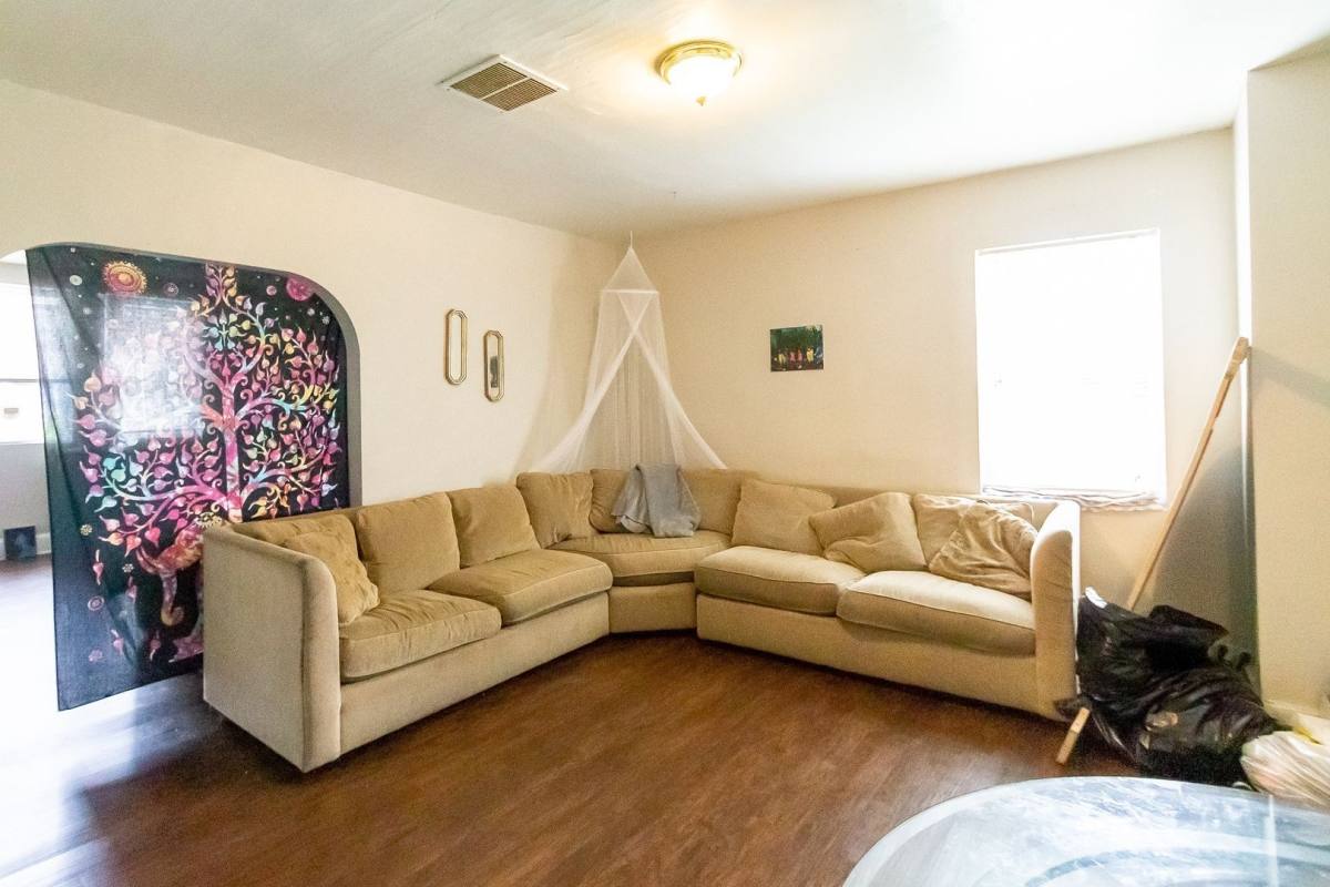 House for rent at 100 N Martin St, Muncie, IN 47303