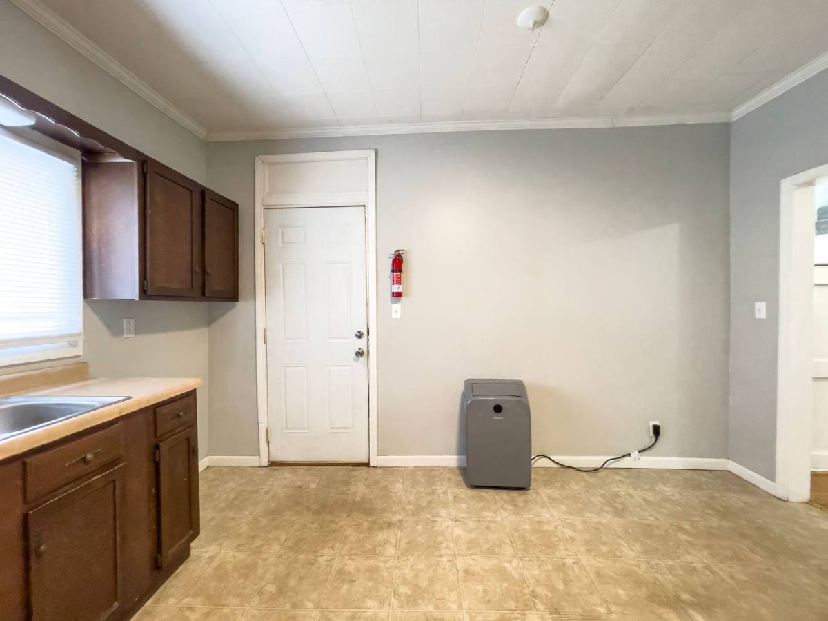 House for rent at 118 N Martin St, Muncie, IN 47303