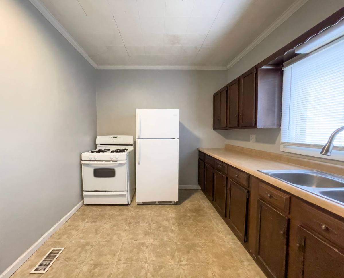 House for rent at 118 N Martin St, Muncie, IN 47303