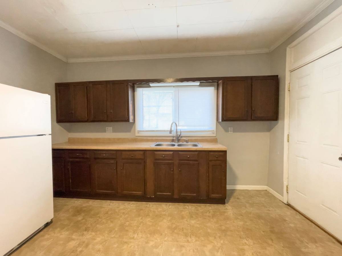 House for rent at 118 N Martin St, Muncie, IN 47303