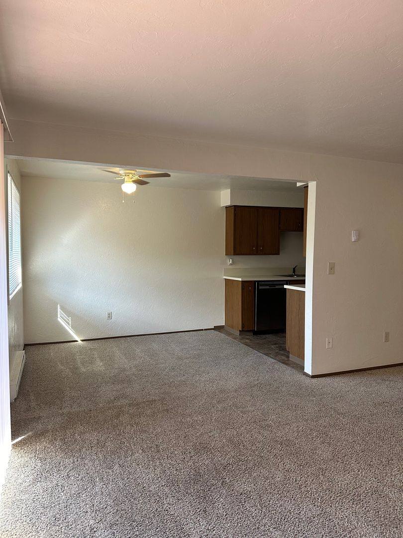 Apartment for rent at 3755 Hawthorne Ave NE, Salem, OR 97301