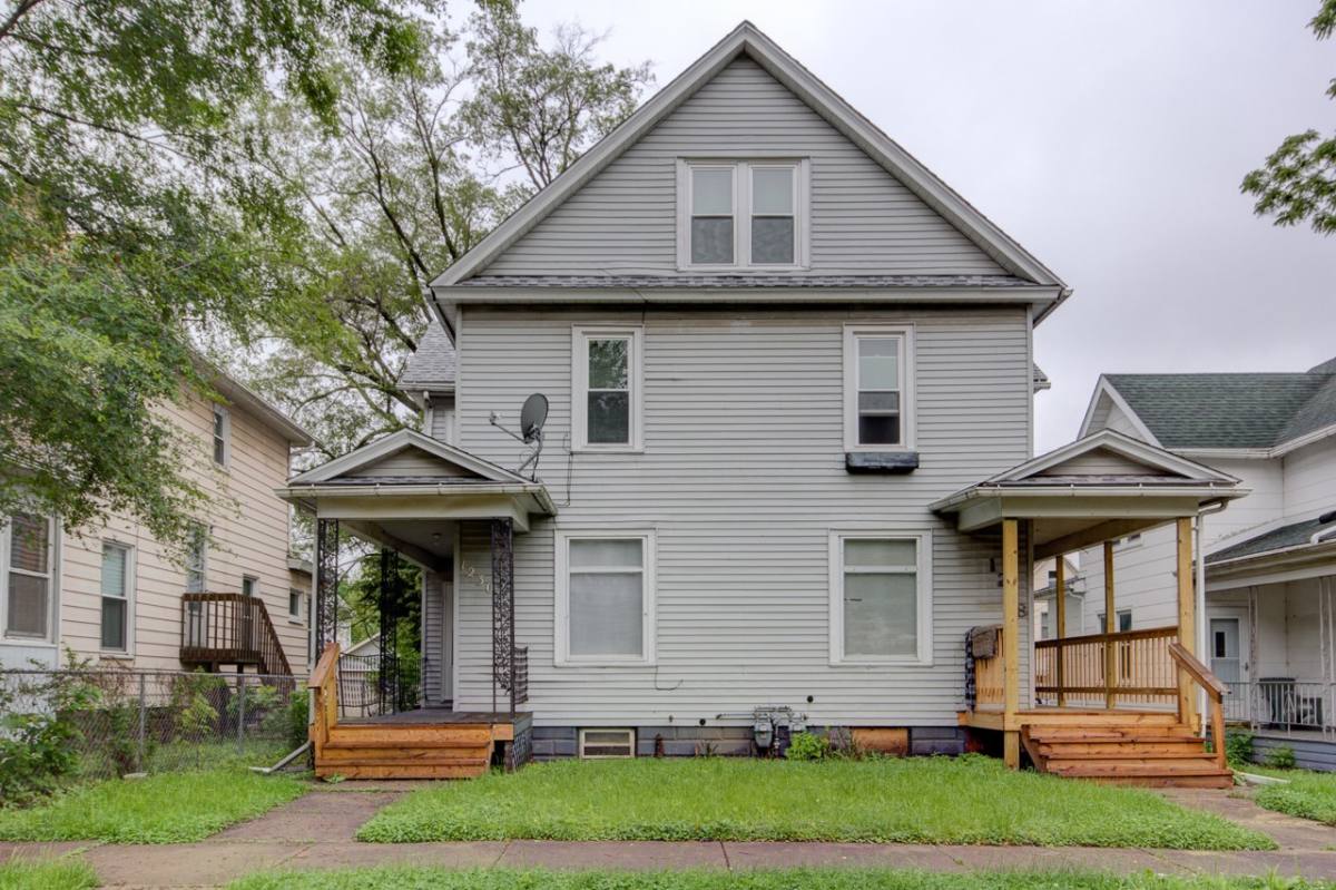 Apartment for rent at 1228-1230 15th St, Rock Island, IL 61201