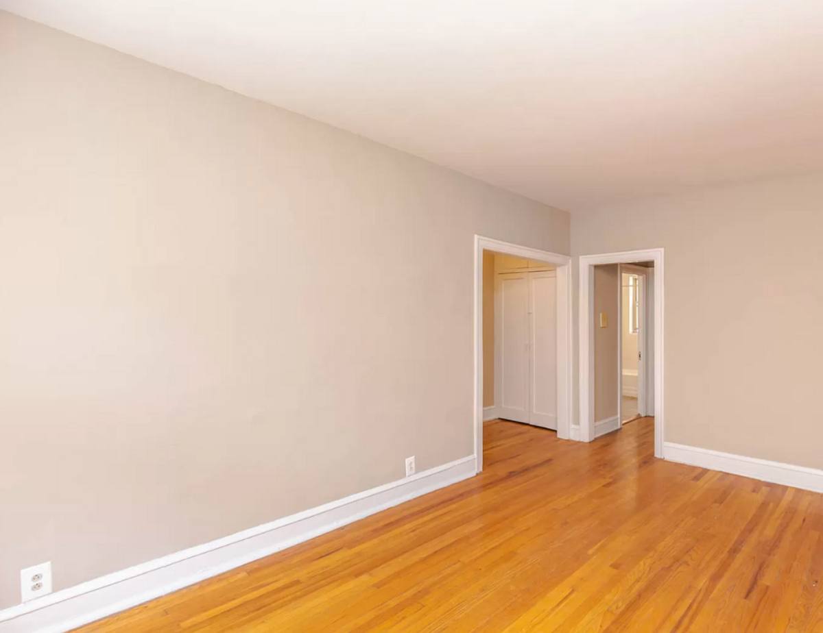 Apartment for rent at 1329 - 1337 W Touhy Ave, Chicago, IL 60626