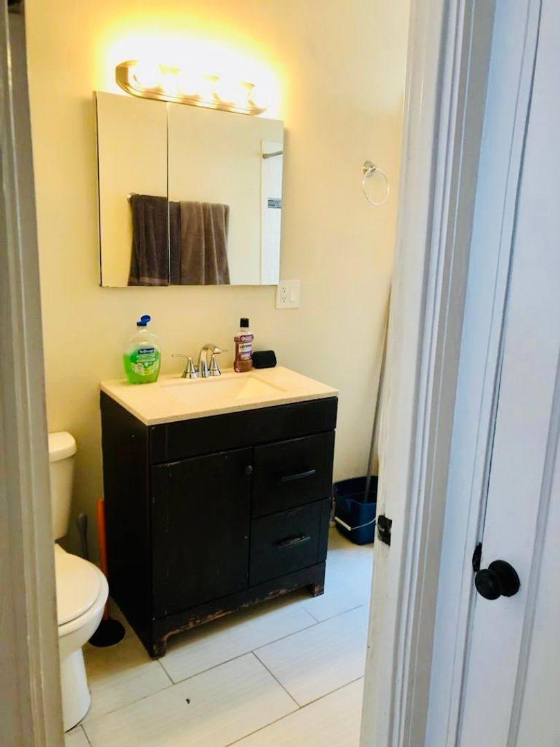Apartment for rent at 1329 - 1337 W Touhy Ave, Chicago, IL 60626