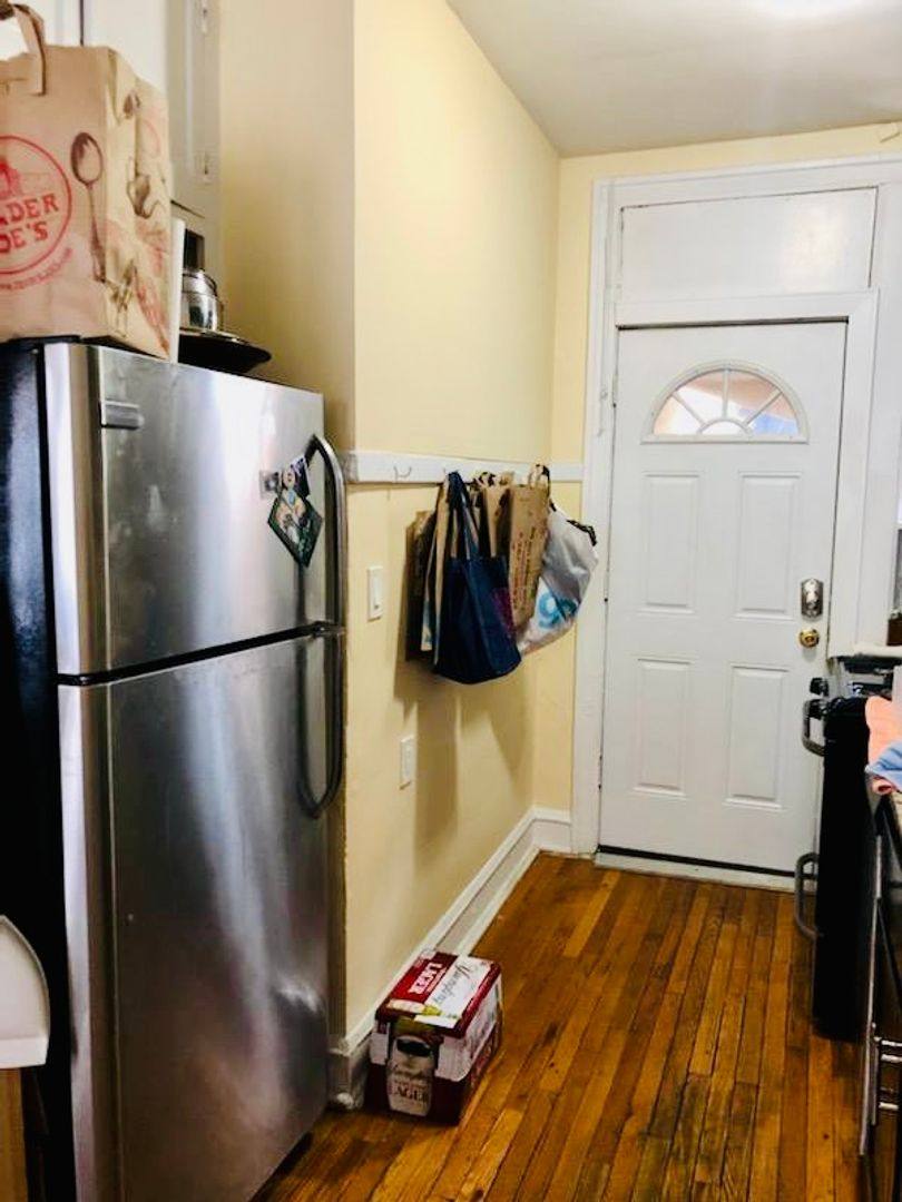 Apartment for rent at 1329 - 1337 W Touhy Ave, Chicago, IL 60626