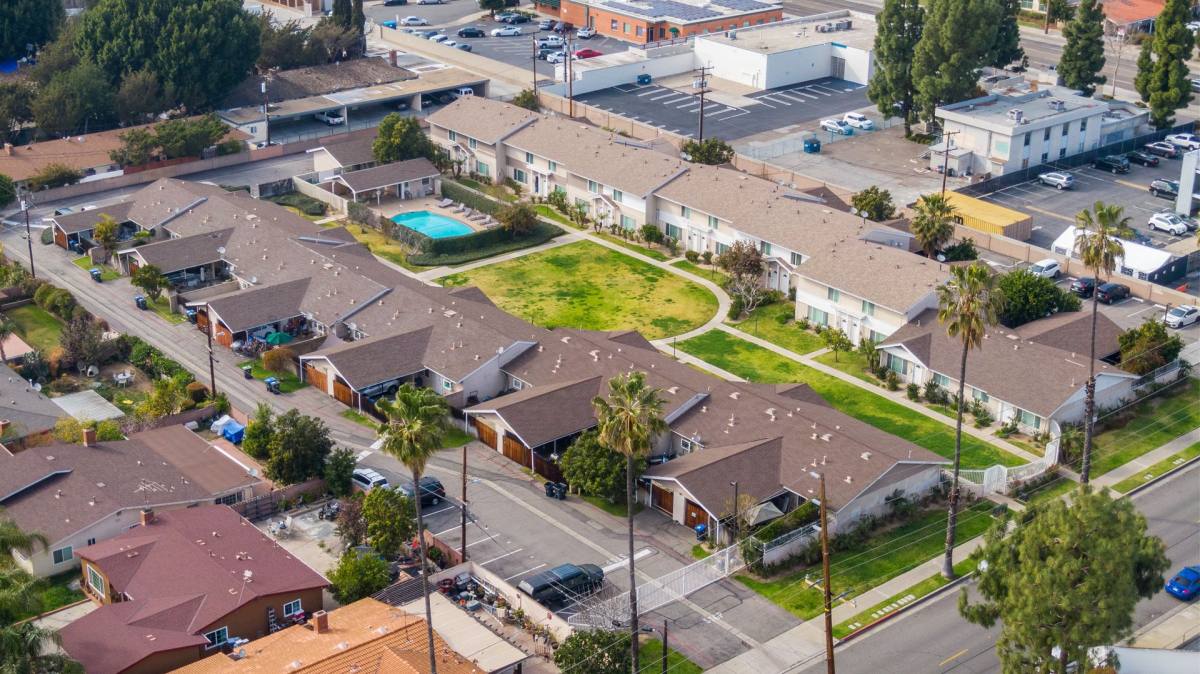 Apartment for rent at 1600 Mabury St, Santa Ana, CA 92701