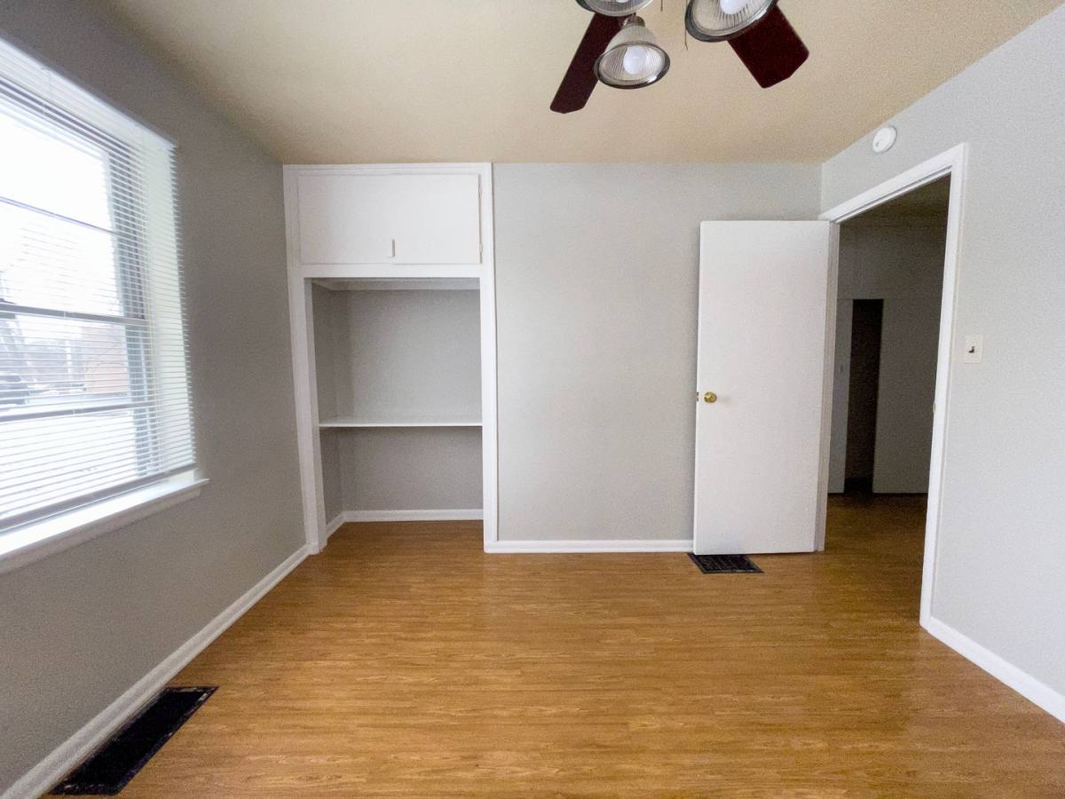 Apartment for rent at 1506 W White River Blvd, Muncie, IN 47303