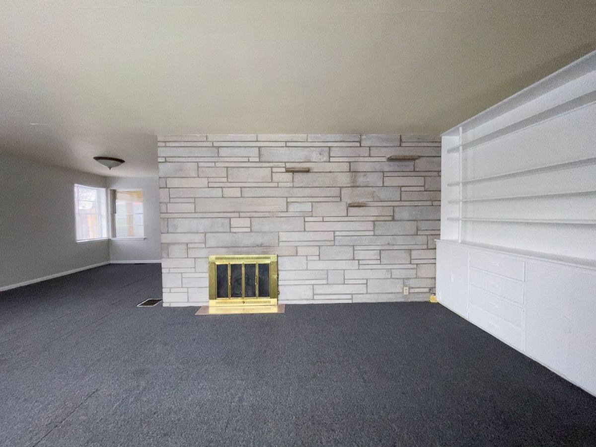 Apartment for rent at 1506 W White River Blvd, Muncie, IN 47303
