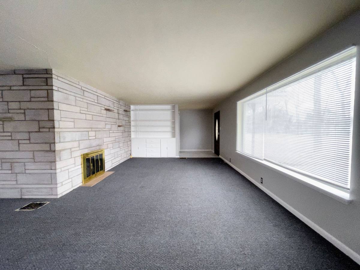 Apartment for rent at 1506 W White River Blvd, Muncie, IN 47303