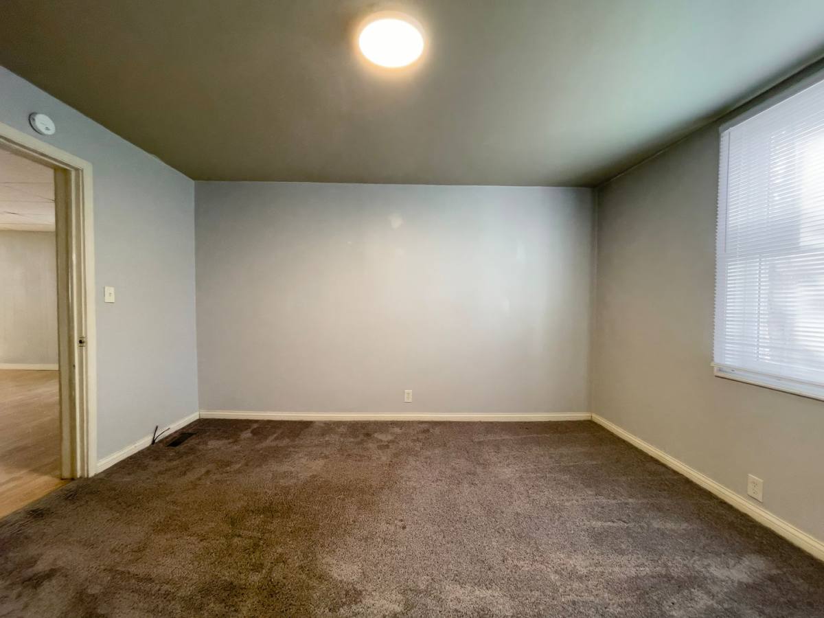 204 N Dill St, Muncie, IN 47303 - Apartment For Rent - Image 2