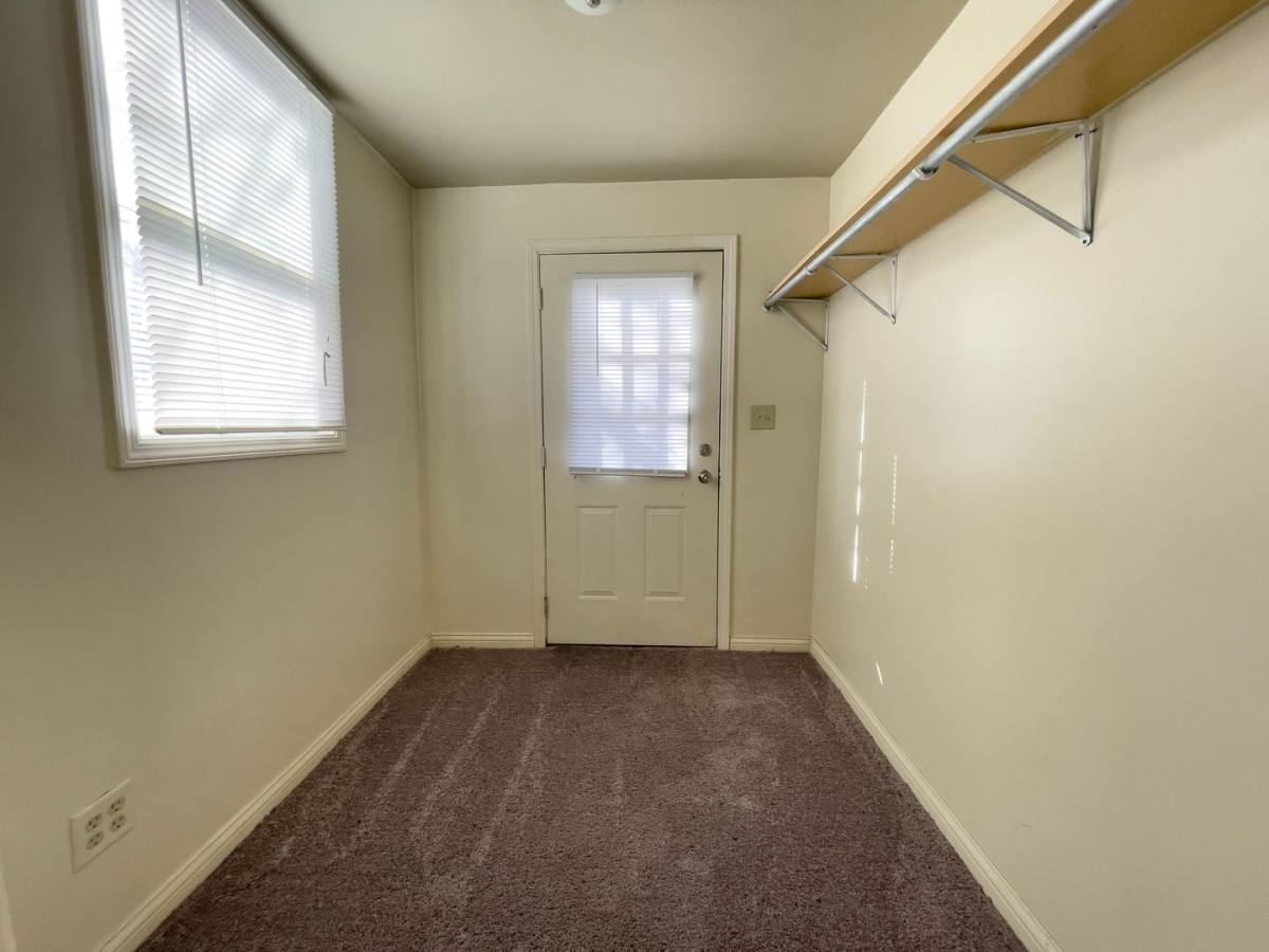 204 N Dill St, Muncie, IN 47303 - Apartment For Rent - Image 6