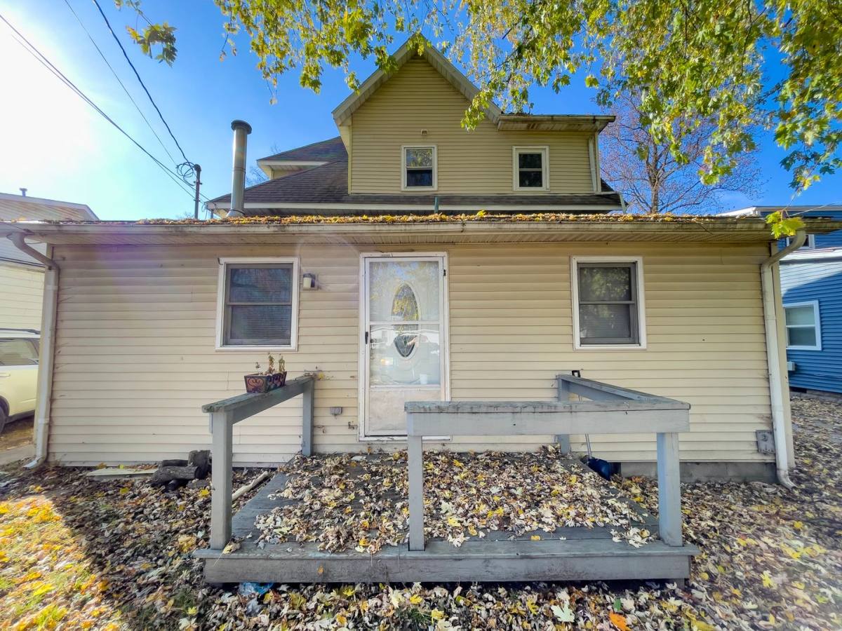 204 N Dill St, Muncie, IN 47303 - Apartment For Rent - Image 8