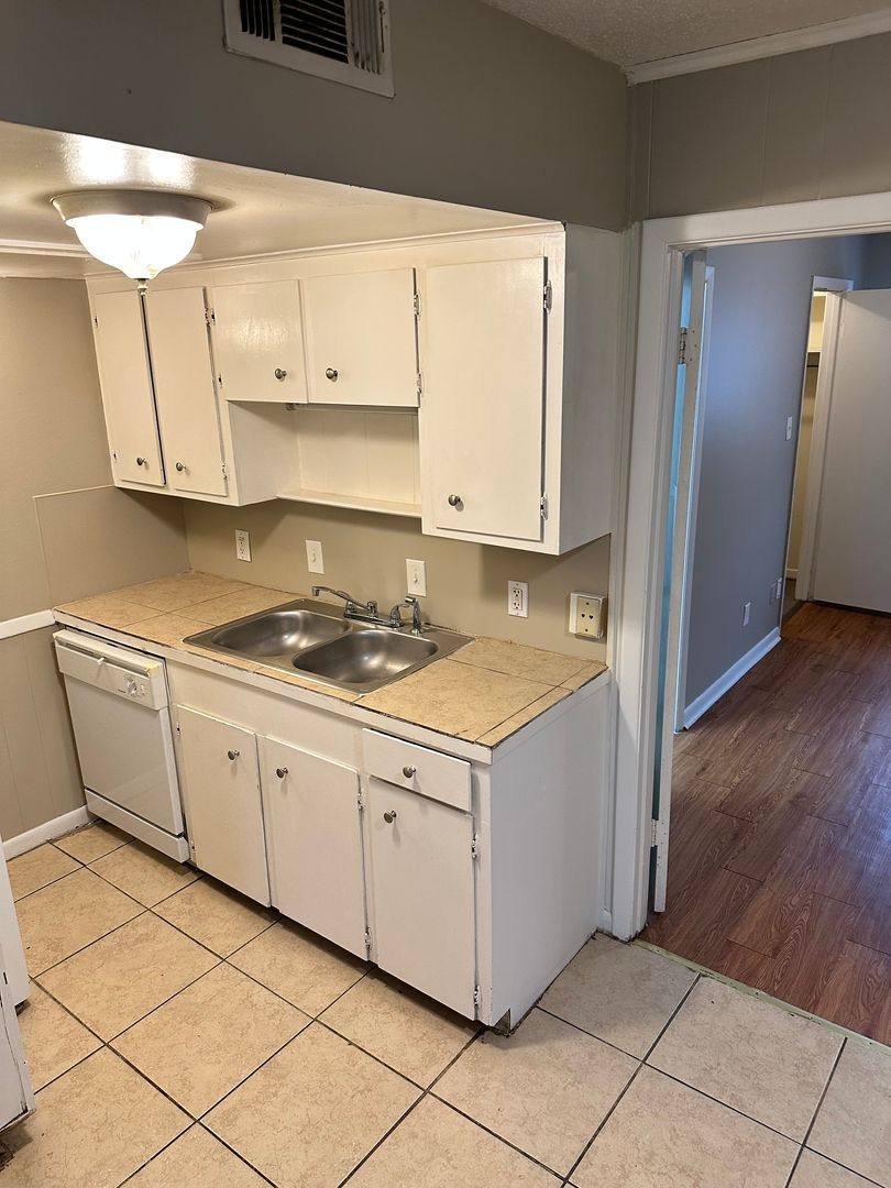 Apartment for rent at 619 Brookside Dr, Little Rock, AR 72205