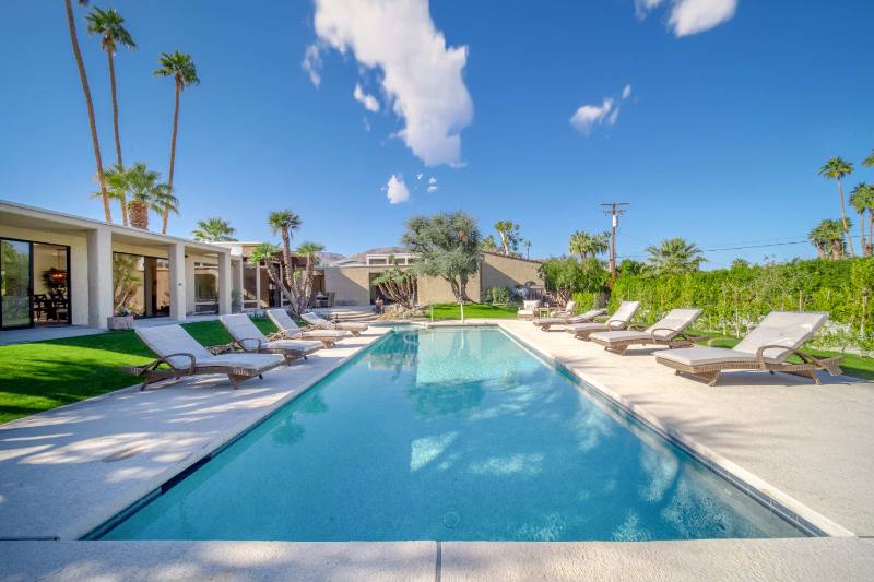 House for rent at 73310 Ironwood St, Palm Desert, CA 92260