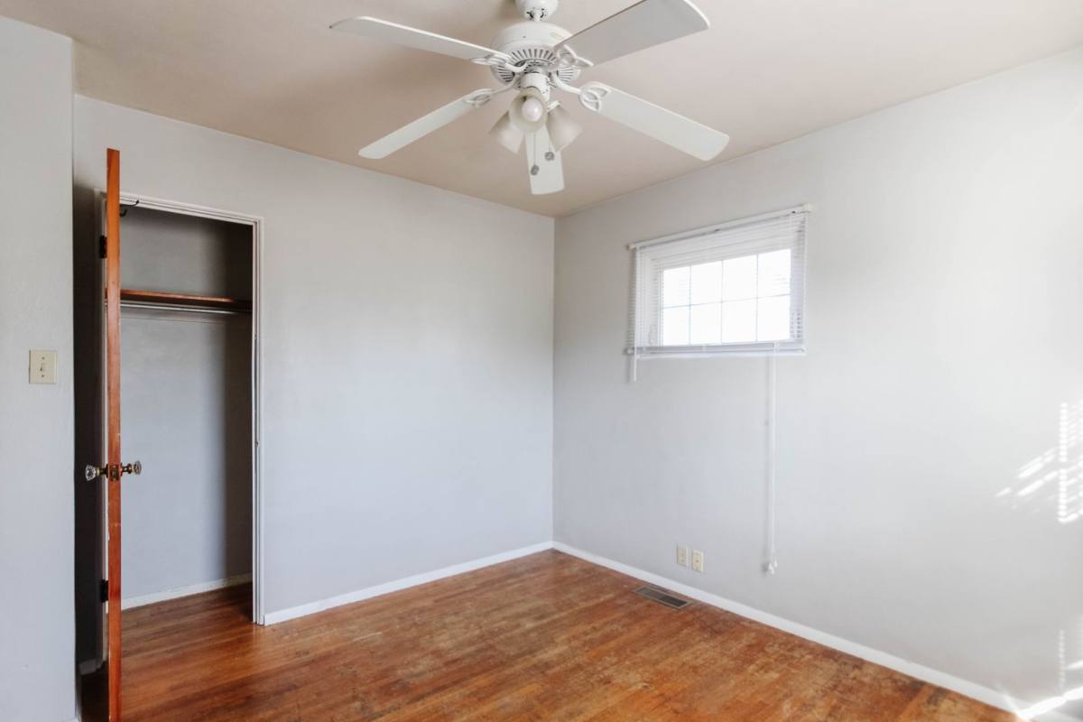 House for rent at 109 S McKinley Ave, Muncie, IN 47303