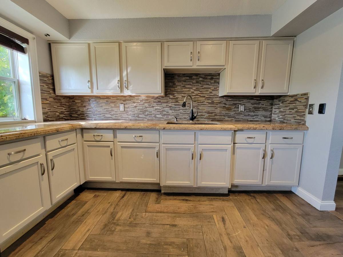 House for rent at 1421 W 4th St, Davenport, IA 52802