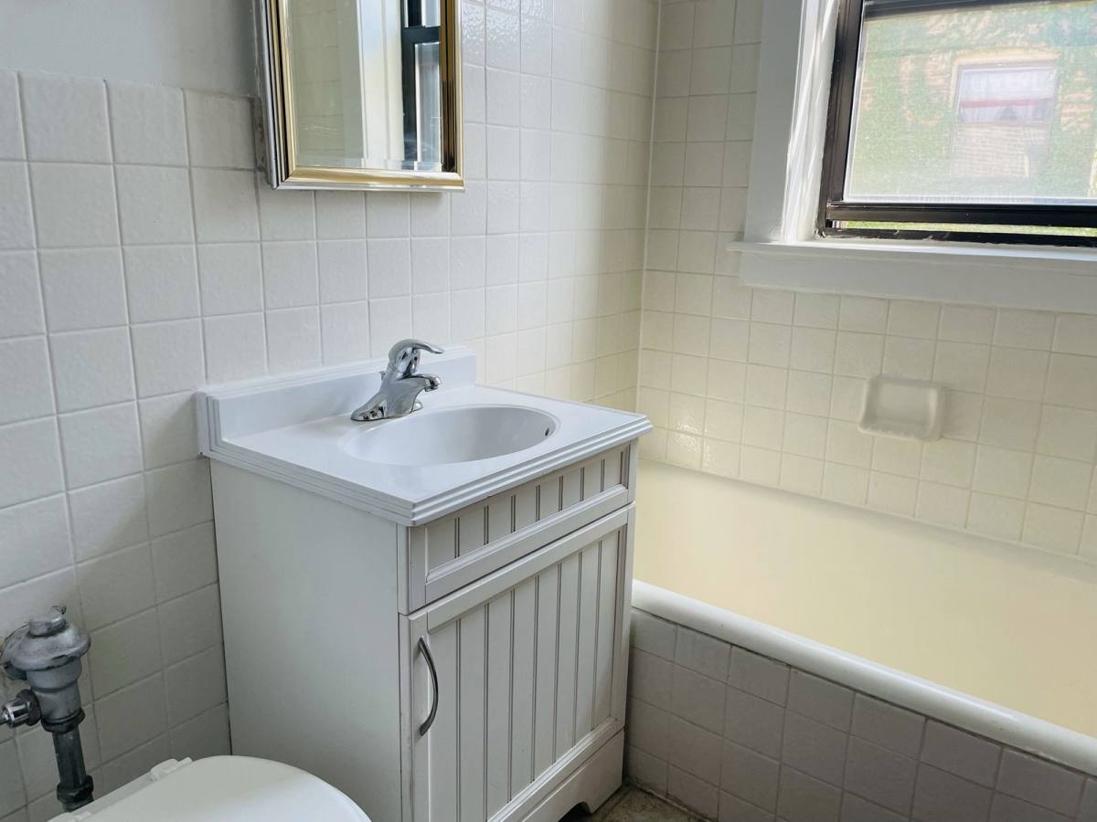 Apartment for rent at 708 Seward St #2N, Evanston, IL 60202