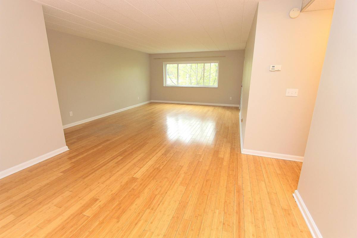 Apartment for rent at Greentree Manor, 1088 Greentree Rd, Pittsburgh, PA 15220