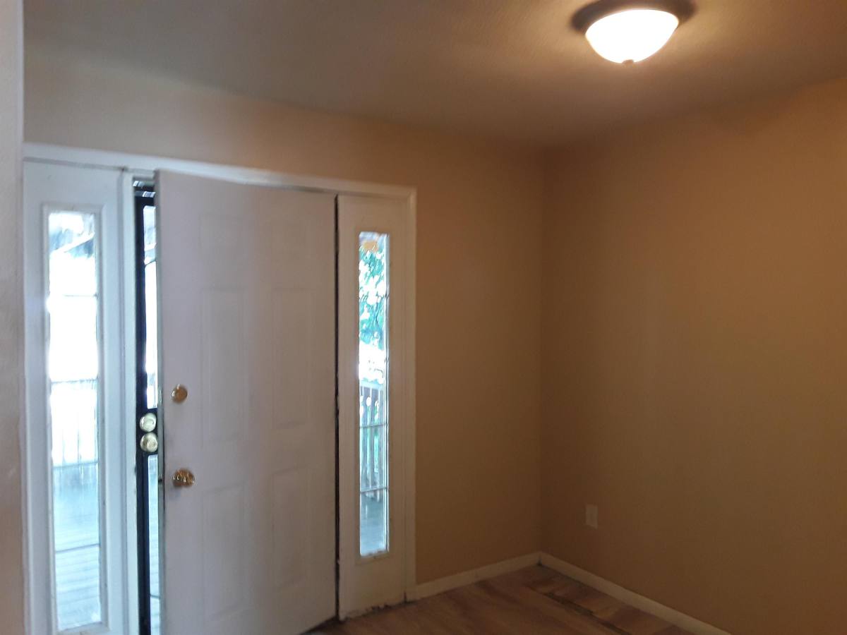 House for rent at 2131 Franklin Ave, Toledo, OH 43620