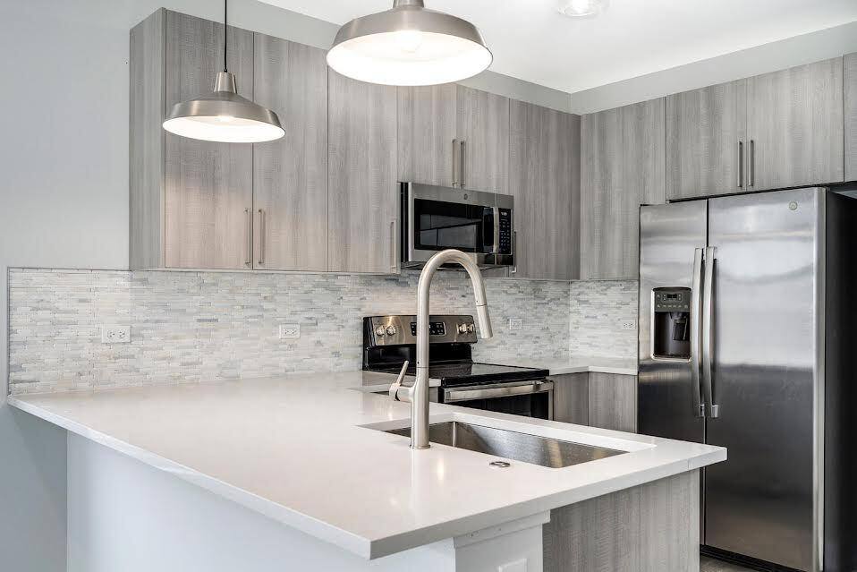 Apartment for rent at 821 E 61st St #301-1, Chicago, IL 60637