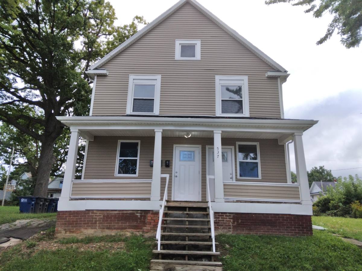 Apartment for rent at 537 Potter St #1, Toledo, OH 43605
