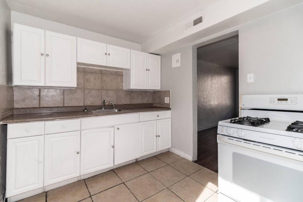 Apartment for rent at 1109 Akron St, Aurora, CO 80010