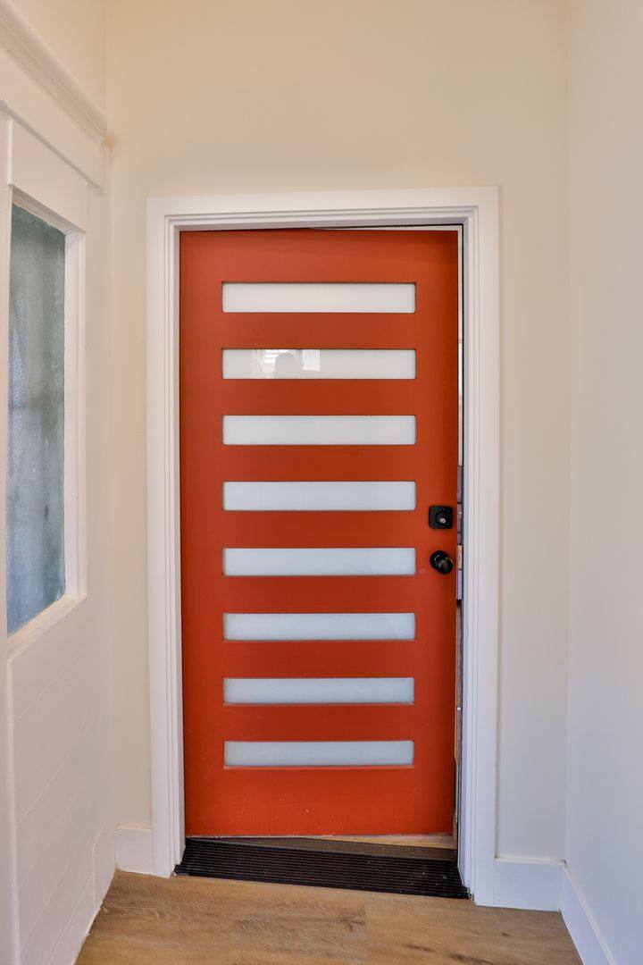 Apartment for rent at 1426 W 27th St, Los Angeles, CA 90007
