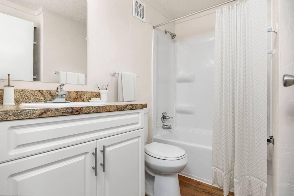 Apartment for rent at 826 SW Amberwood Loop, Lake City, FL 32025