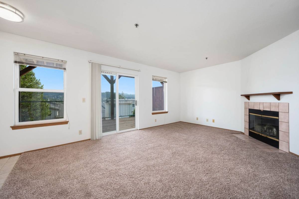 Apartment for rent at 910 20th St, Bellingham, WA 98225