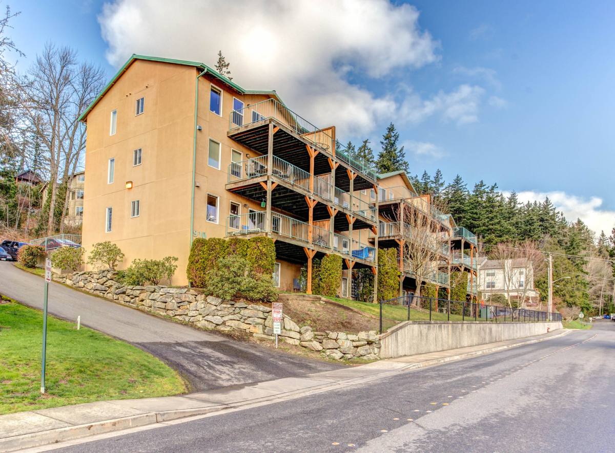 Apartment for rent at 910 20th St, Bellingham, WA 98225