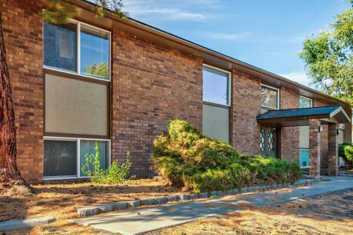 Townhouse for rent at 12 S Morain St, Kennewick, WA 99336