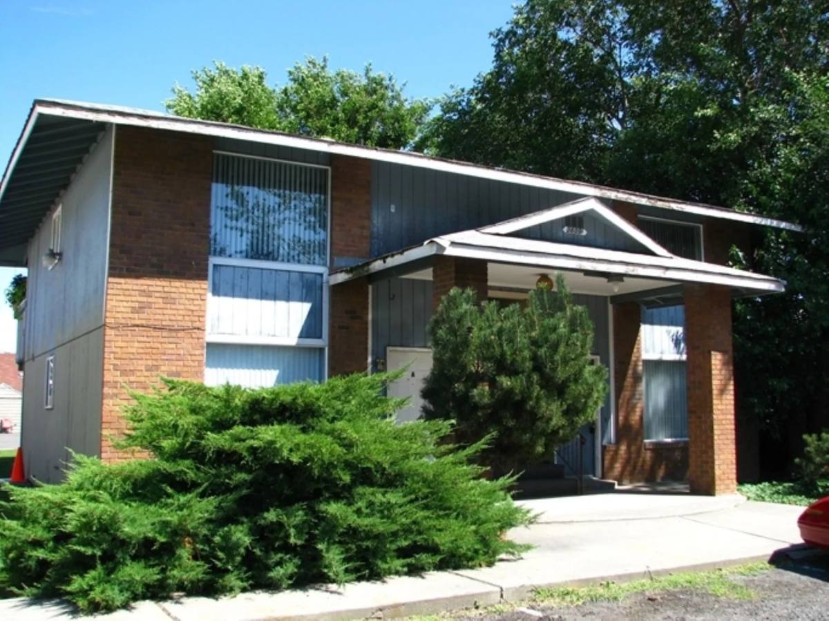 Townhouse for rent at 12 S Morain St, Kennewick, WA 99336