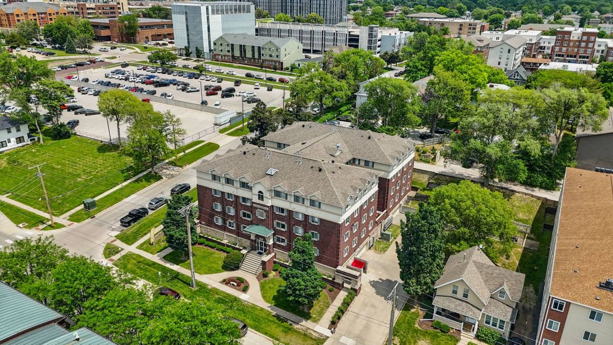 Apartment for rent at 600 S Capitol St, Iowa City, IA 52240