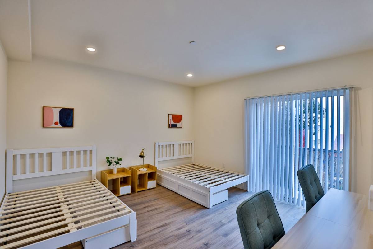 Apartment for rent at 1164 W 37th Place, Los Angeles, CA 90007