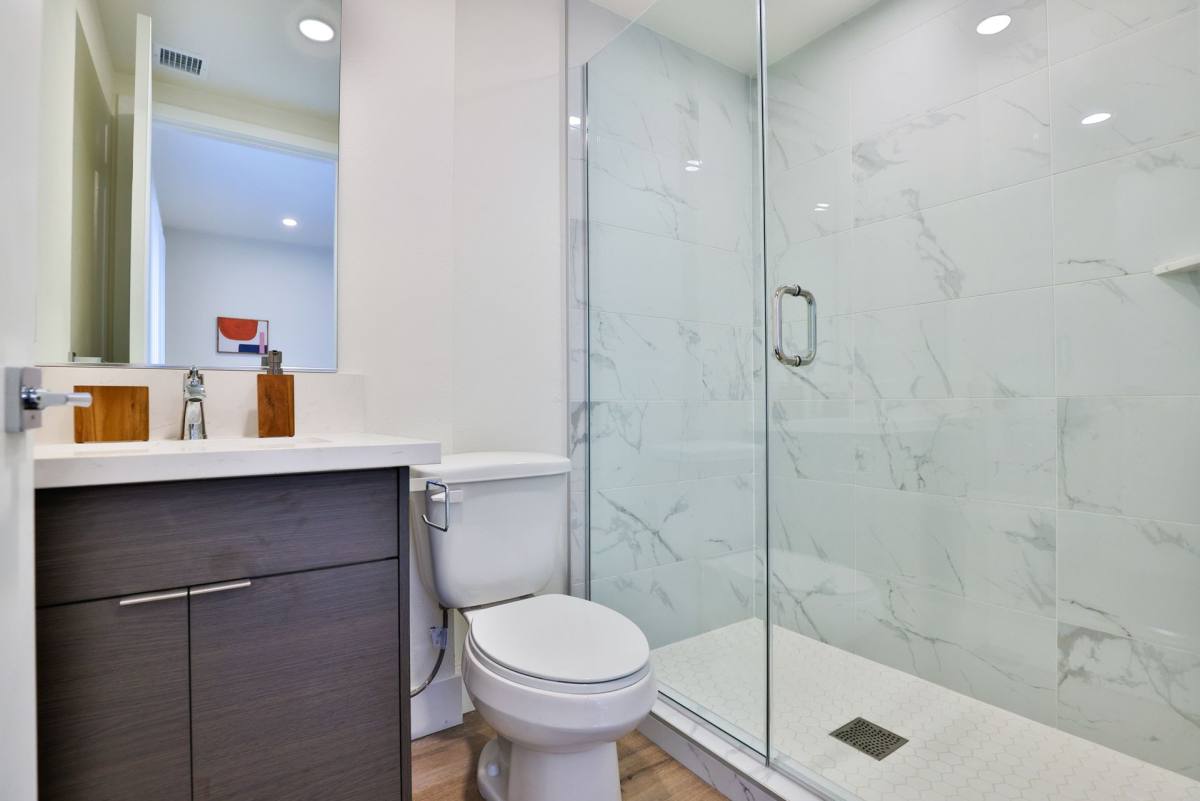 Apartment for rent at 1164 W 37th Place, Los Angeles, CA 90007
