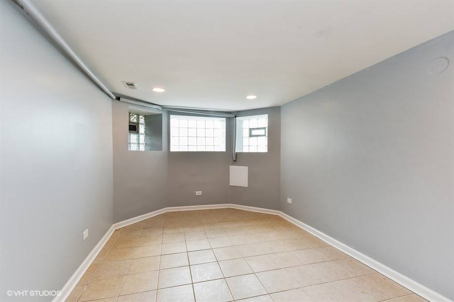 Apartment for rent at 6610 S Rhodes Ave, Chicago, IL 60637